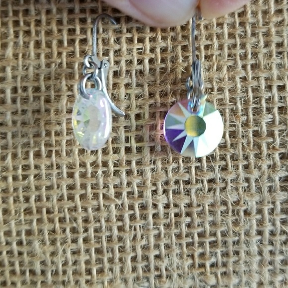 ๐  Fun Round Prism Earrings - Picture 3 of 5